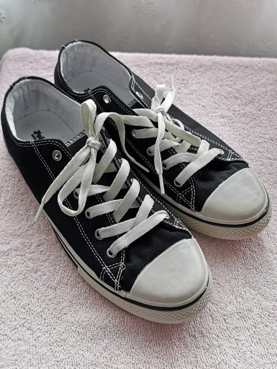 polaris Shoes - Classic Black Canvas Low-Top Sneakers with White Trim